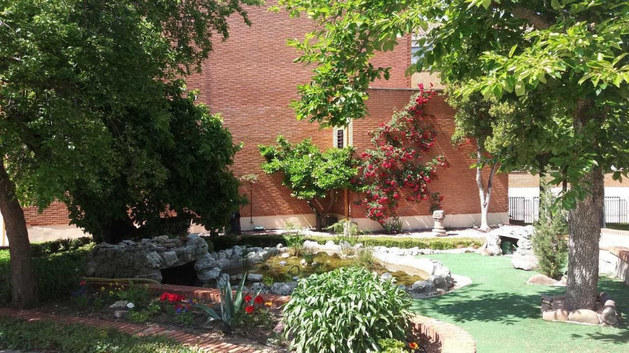 Centro San Viator Hostel Valladolid Exterior photo
